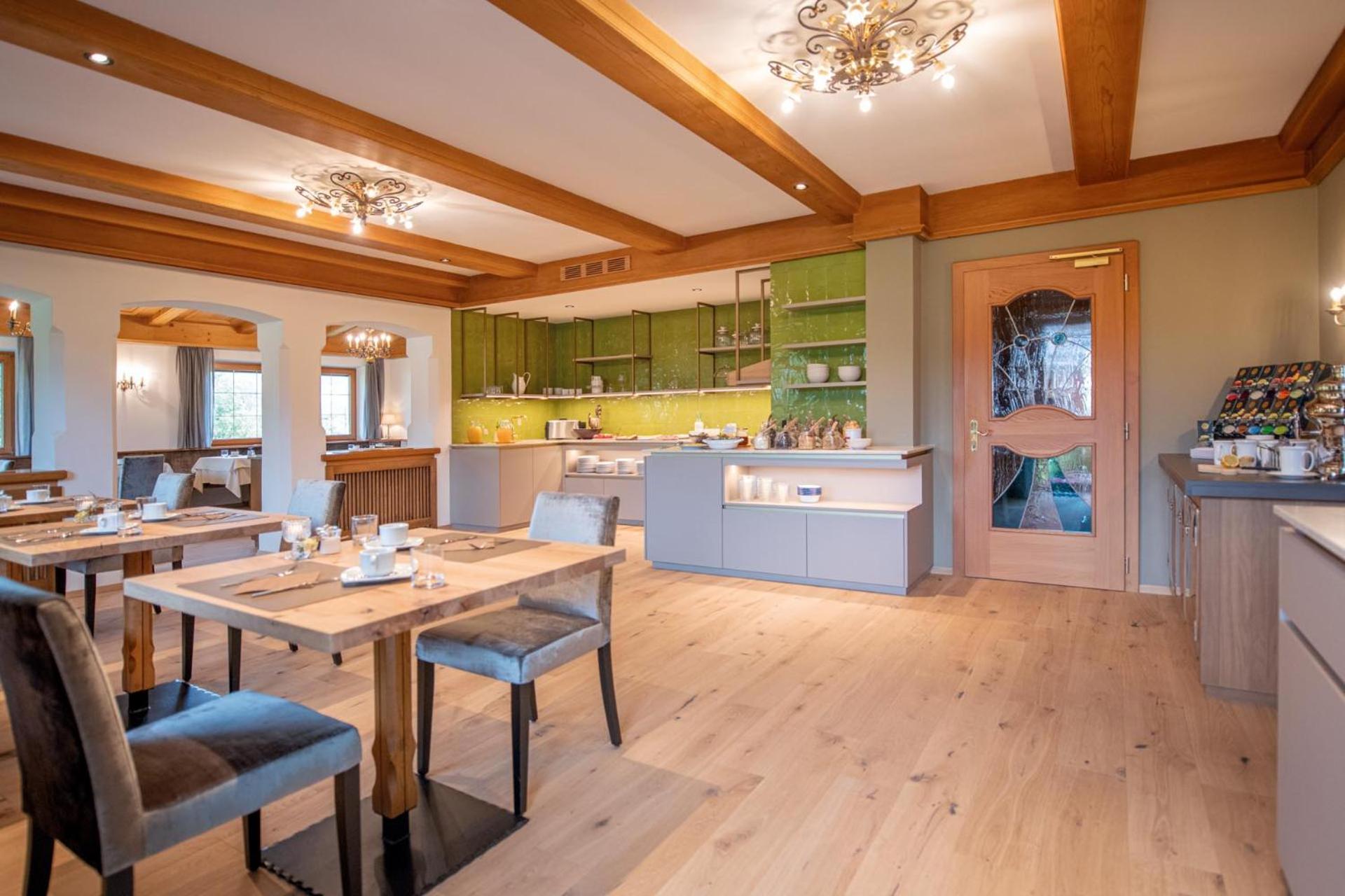 Hubertus Dolomites Aparthotel